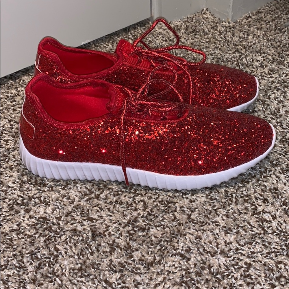 Women’s glitter sneakers/ tennis shoes